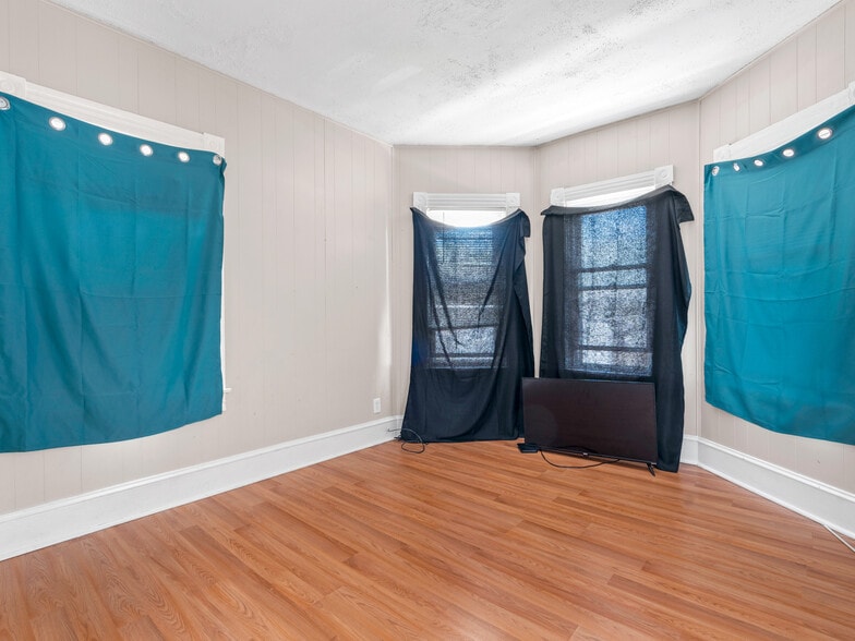 More Photos Of 144-145 Railroad St, Manville Multifamily For Sale