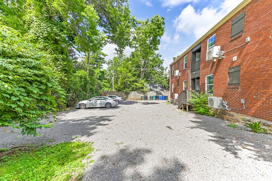 More Photos Of 701 Bowling Ave, Nashville Apartments For Sale