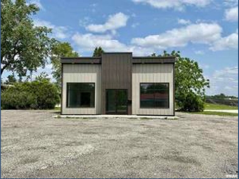 Primary Photo Of 4160 S Oakwood Ave, Geneseo Office For Sale