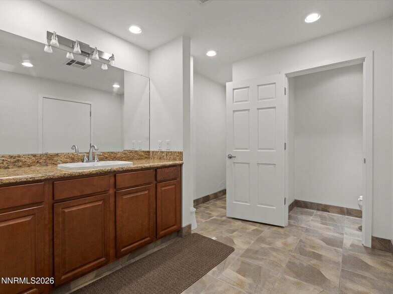 More Photos Of 441 W Plumb Ln, Reno Office For Sale
