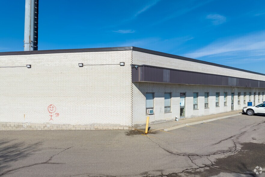 More Photos Of 135 Ormont Dr, Toronto Manufacturing For Lease