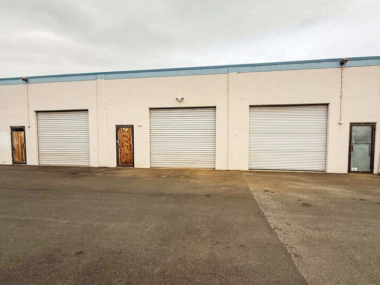 More Photos Of 971 Transport Way, Petaluma Warehouse For Lease