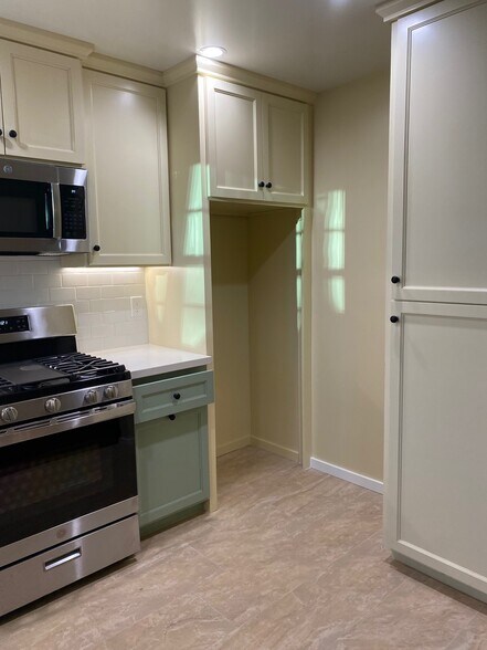 More Photos Of 4101 W National Ave, Burbank Multifamily For Sale