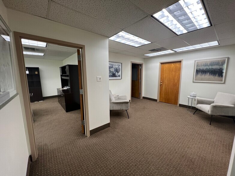 More Photos Of 117-123 W Gay St, West Chester Office For Lease