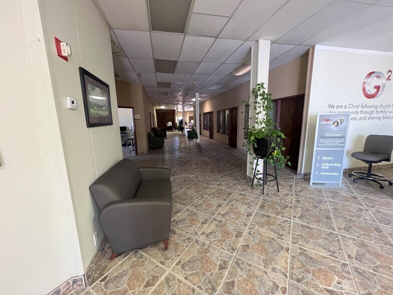 More Photos Of 4702 Saturn Rd, Garland Office For Lease