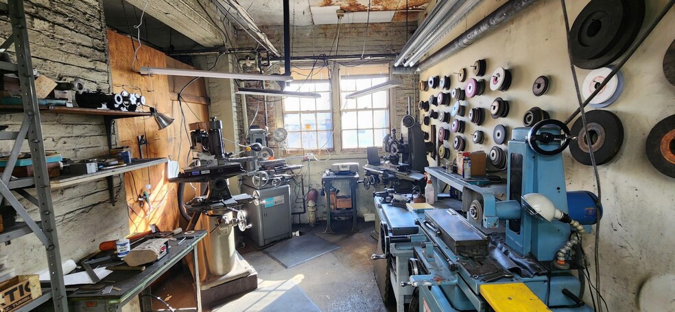 More Photos Of 5 Cross St, Meriden Warehouse For Sale