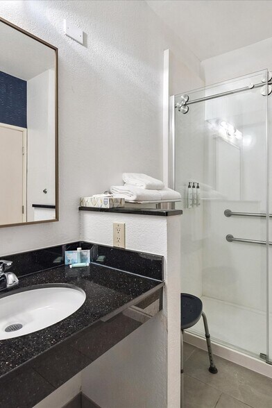 More Photos Of 2400 W Sam Houston Pky S, Houston Hotel For Sale