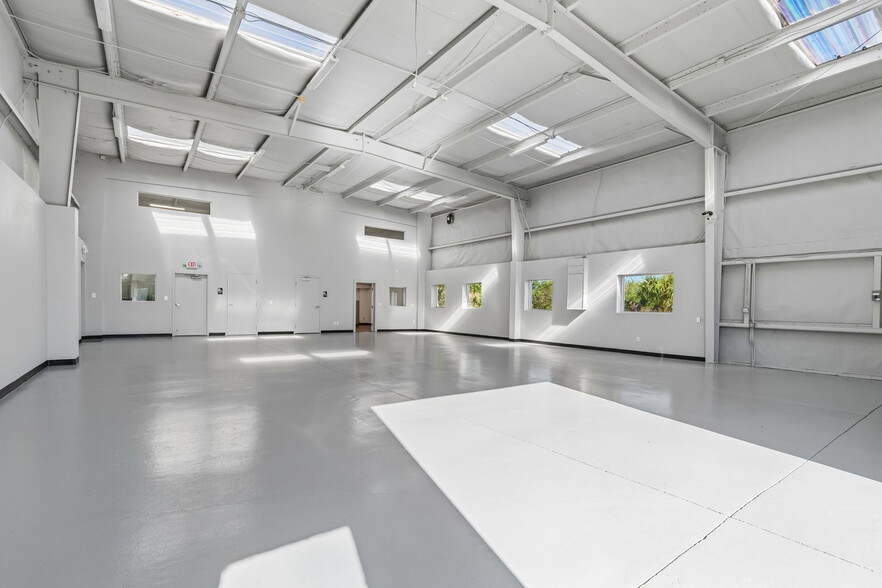 More Photos Of 1453 S Martin Luther King Jr Ave, Clearwater Warehouse For Sale