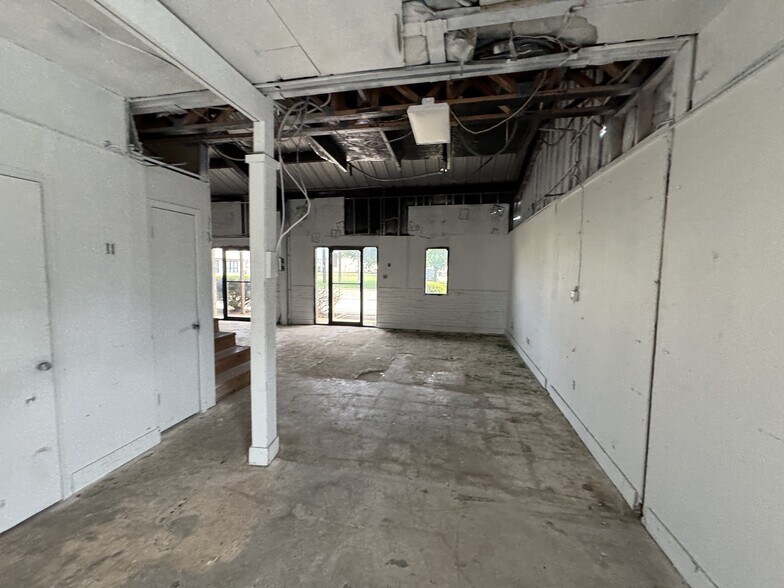 More Photos Of 40120 Industrial Park Cir, Georgetown Warehouse For Sale