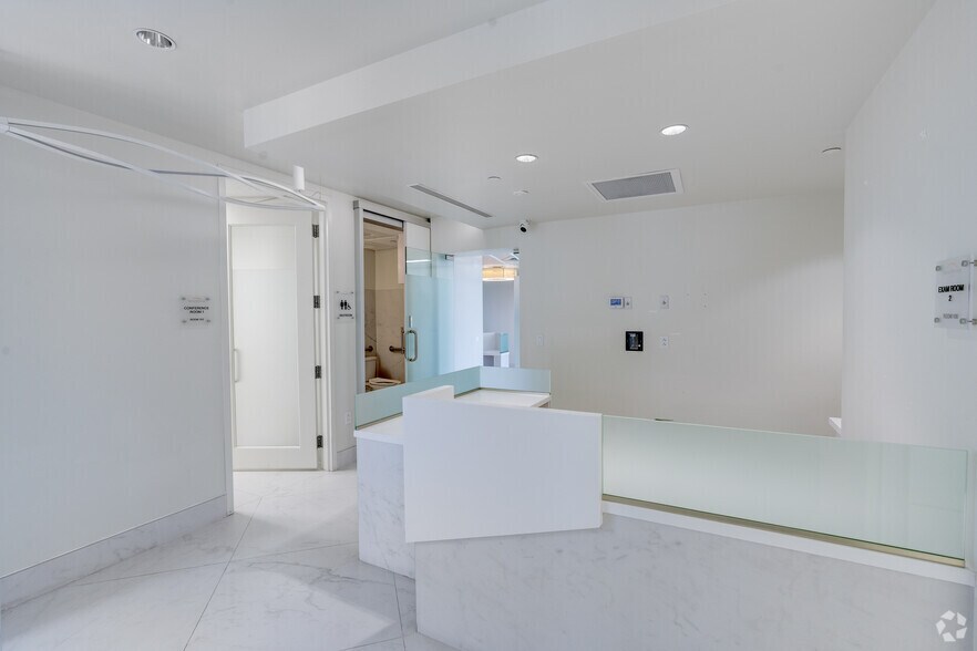 More Photos Of 550 Biltmore Way, Coral Gables Office For Lease