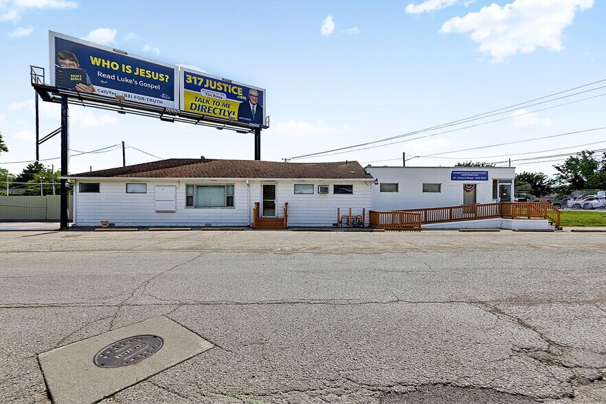 More Photos Of 7102 E Pendleton Pike, Indianapolis Office For Sale