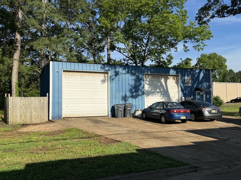 Primary Photo Of 155 E Center St, Hernando Auto Repair For Sale