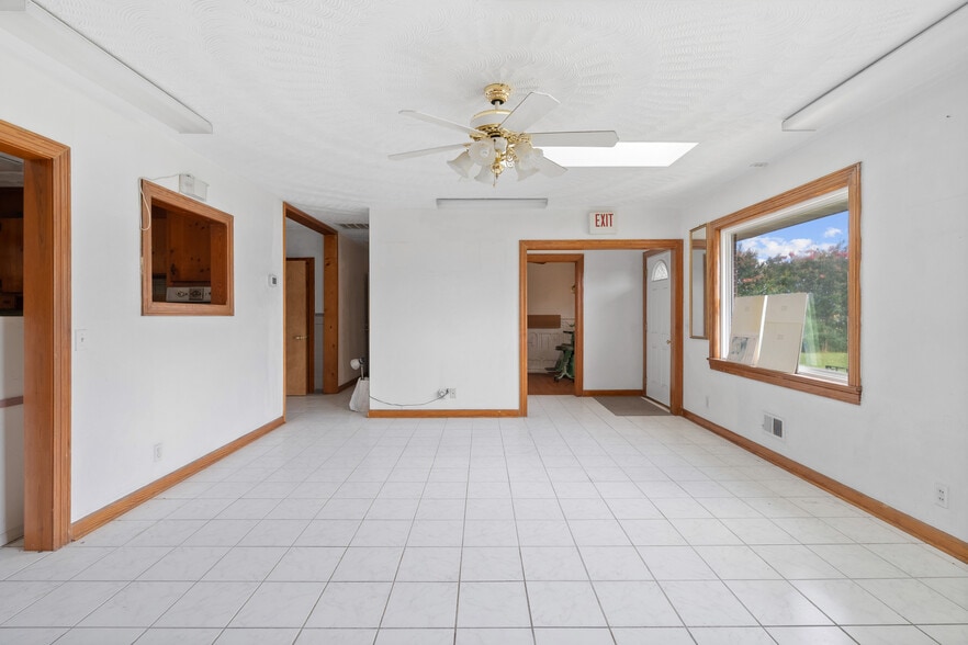 More Photos Of 6041 Indian River Rd, Virginia Beach Office Residential For Sale