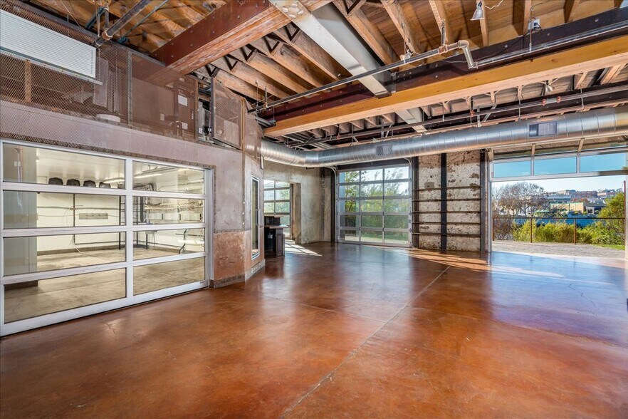 More Photos Of 920-930 3rd St, Napa Flex For Lease