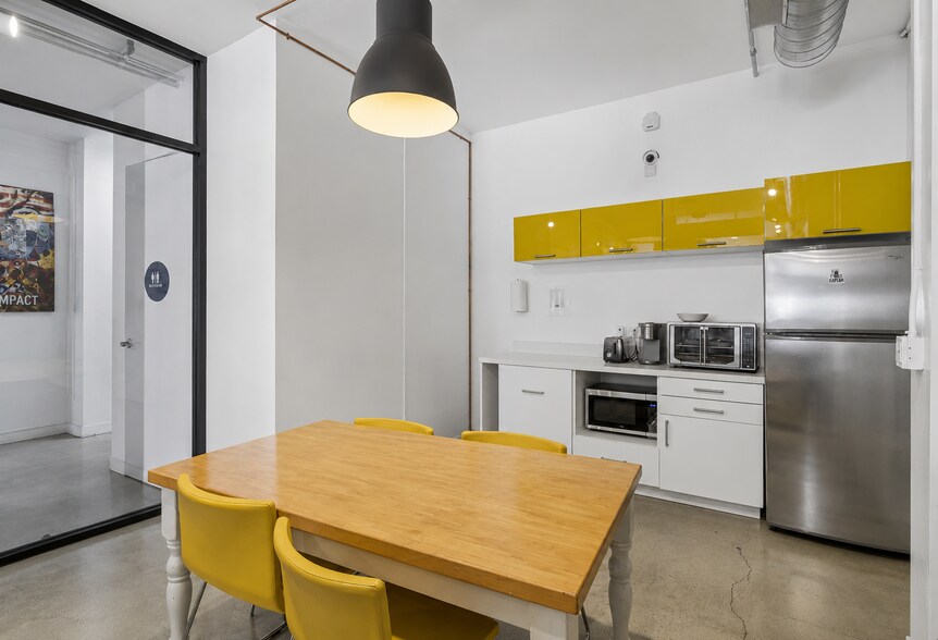More Photos Of 8543 Venice Blvd, Los Angeles Loft Creative Space For Lease