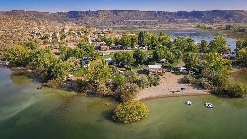 More Photos Of 57662 N Hwy 155 N, Electric City Hotel For Sale