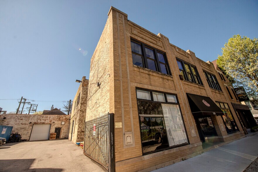More Photos Of 1419 W Diversey Pky, Chicago Office For Sale