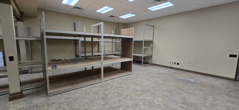 More Photos Of 8725 Youngerman Ct, Jacksonville Warehouse For Lease