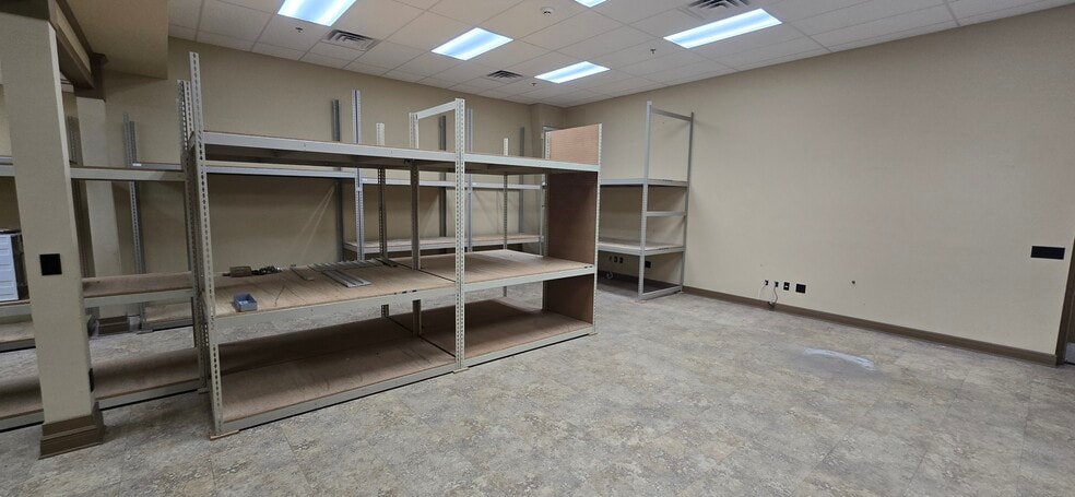 More Photos Of 8725 Youngerman Ct, Jacksonville Warehouse For Lease