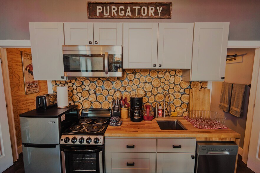 More Photos Of 48721 Highway 550, Durango Specialty For Sale