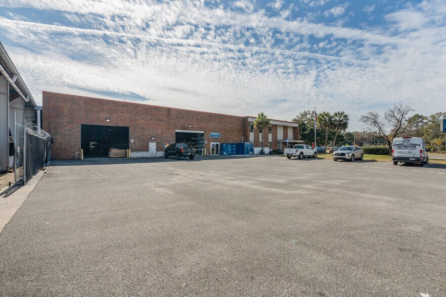 More Photos Of 889 Mabry St, Tallahassee Warehouse For Sale