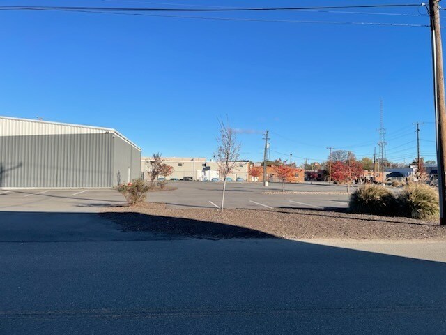 More Photos Of 1900 Ellen Rd, Richmond Office For Sale