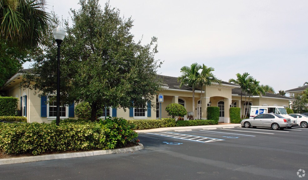 More Photos Of 700 Village Square Crossings, Palm Beach Gardens Office For Sale