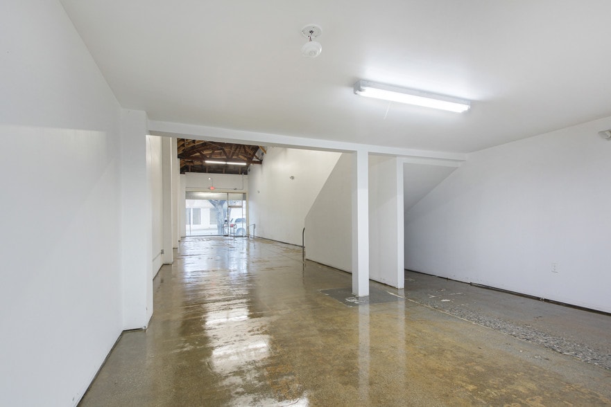 More Photos Of 12612 Philadelphia St, Whittier Storefront Retail Office For Lease