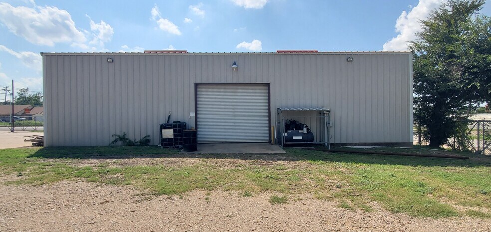 More Photos Of 503 S 1st St, Temple Warehouse For Lease