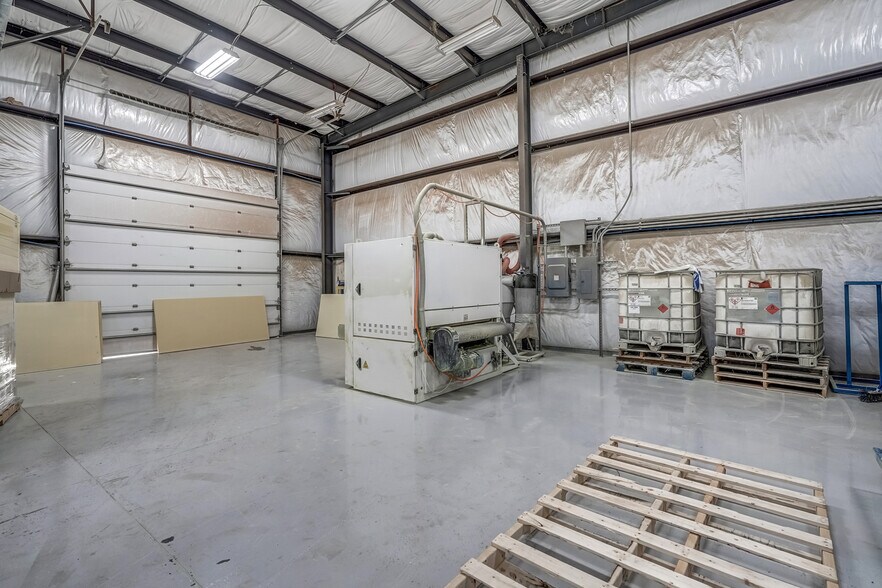 More Photos Of 48 Zion Station Ct, Troy Warehouse For Lease