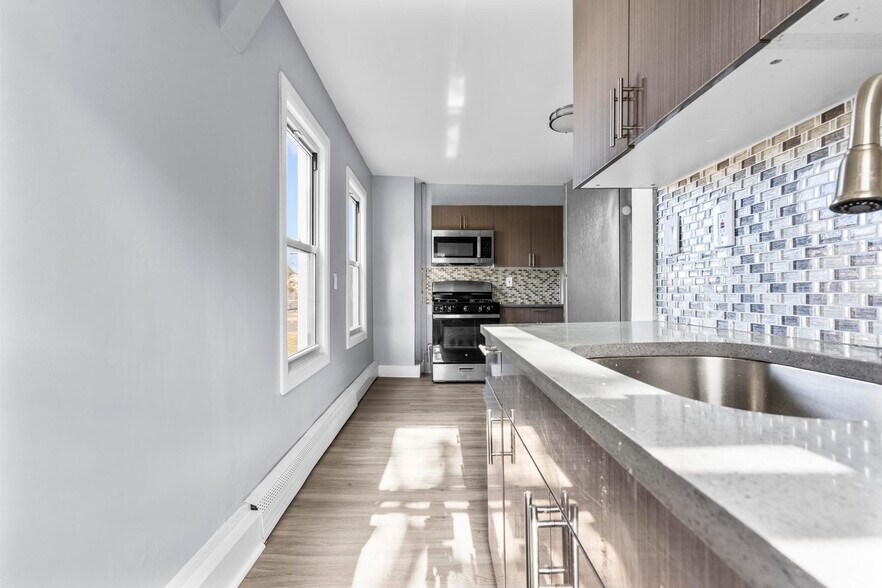 More Photos Of 746 Maple St, Bridgeport Apartments For Sale