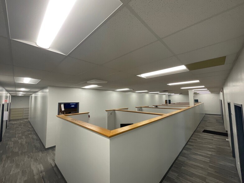 More Photos Of 9155 Harrison Park Ct, Indianapolis Office For Sale