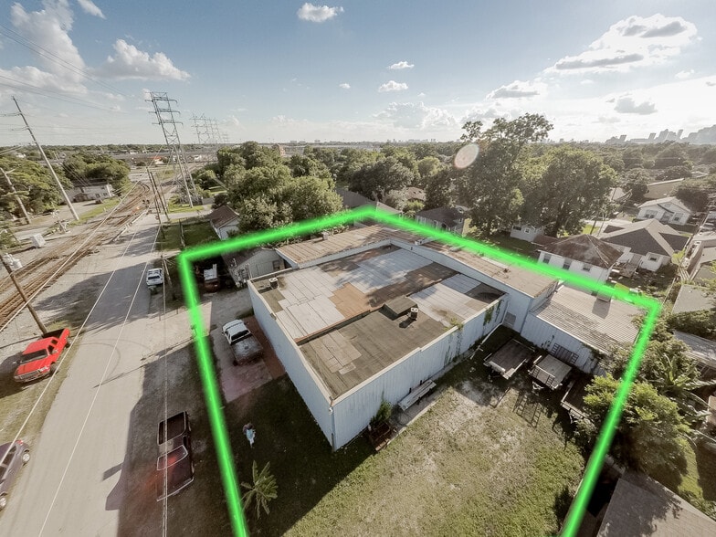 Primary Photo Of 119 Oldham St, Houston Warehouse For Sale