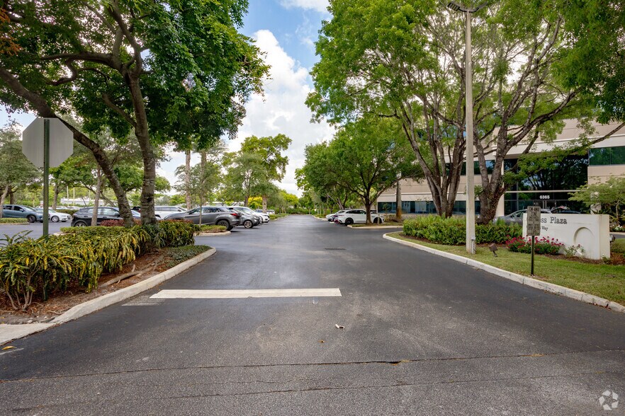 More Photos Of 6365 NW 6th Way, Fort Lauderdale Office For Lease