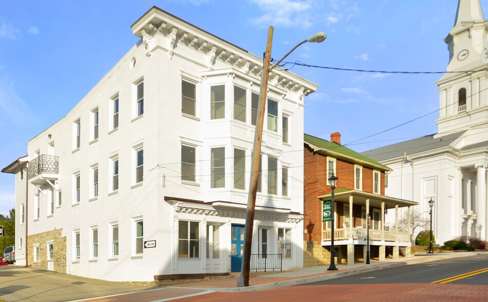 More Photos Of 123 W Main St, Middletown Storefront Retail Office For Lease