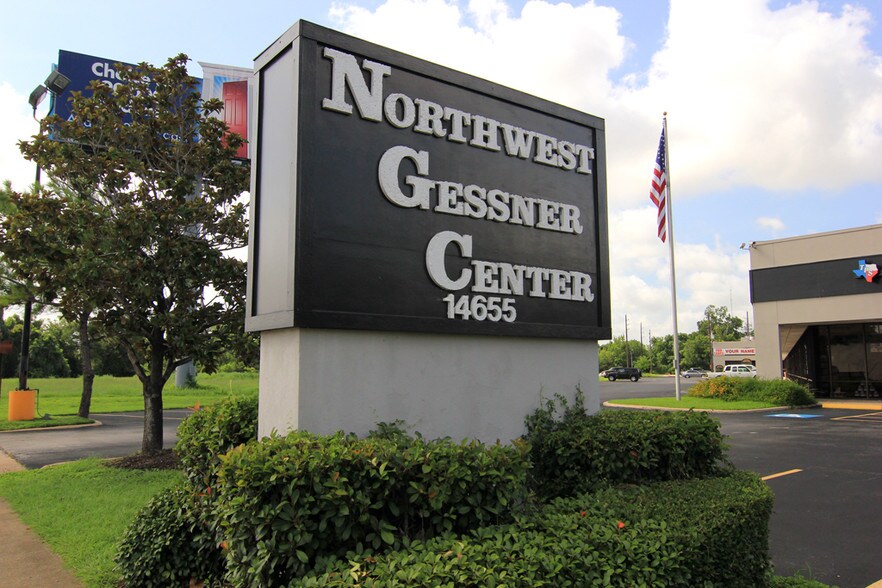 More Photos Of 14655 Northwest Fwy, Houston Showroom For Lease