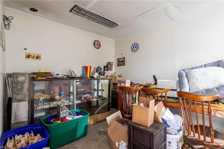 More Photos Of 15355 Old Lincoln Way, Dalton Light Manufacturing For Sale