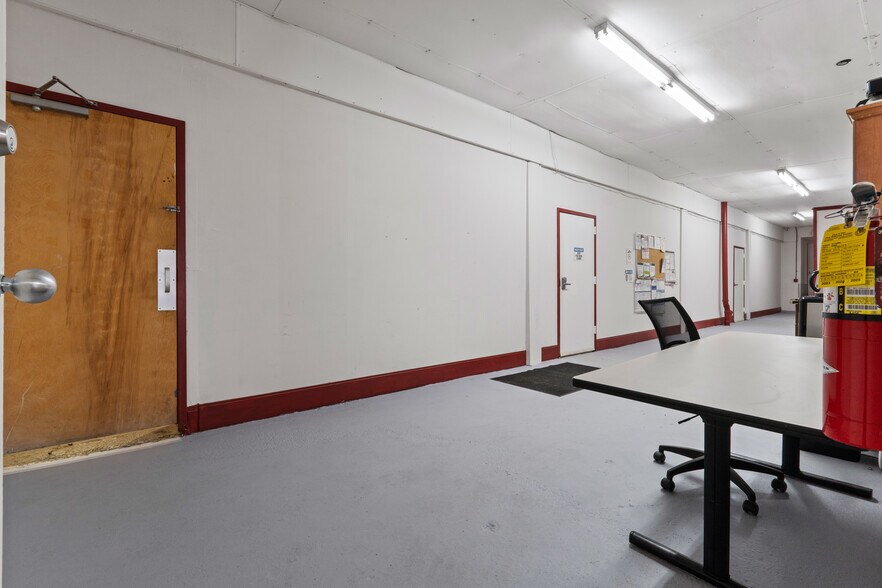 More Photos Of 25 Word St, Fairburn Warehouse For Sale