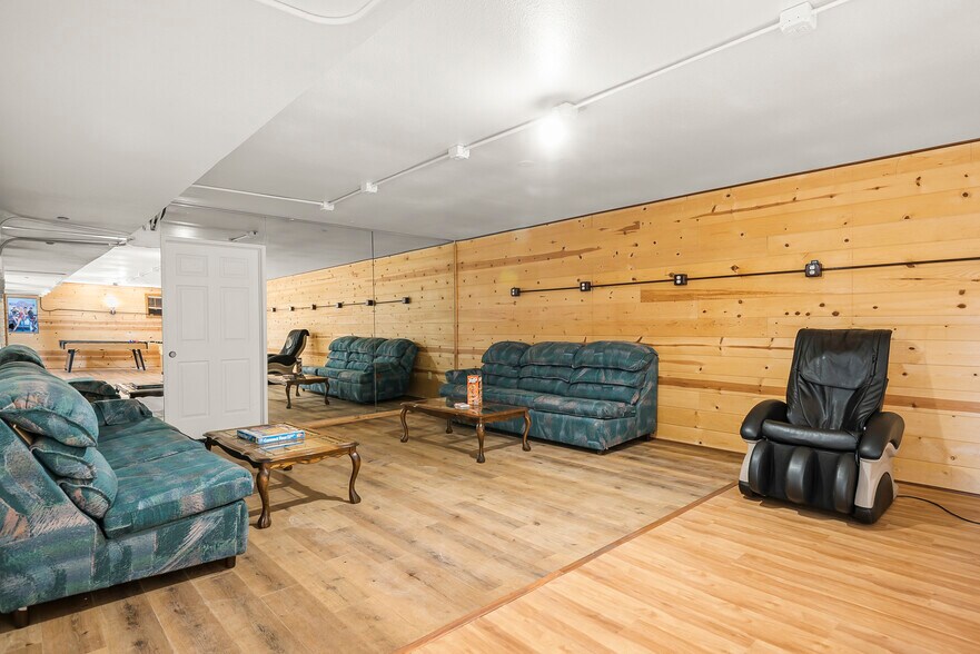 More Photos Of 790 California 2, Wrightwood Specialty For Sale
