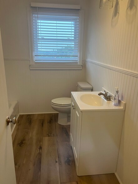 More Photos Of 1675 NW Old 41 Hwy, Marietta Service For Lease
