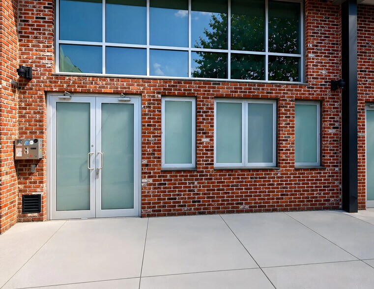 Primary Photo Of 243-247 Boerum St, Brooklyn Loft Creative Space For Lease