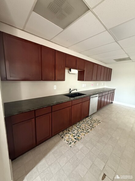 More Photos Of 1418 E Magnolia St, Fort Collins Flex For Lease