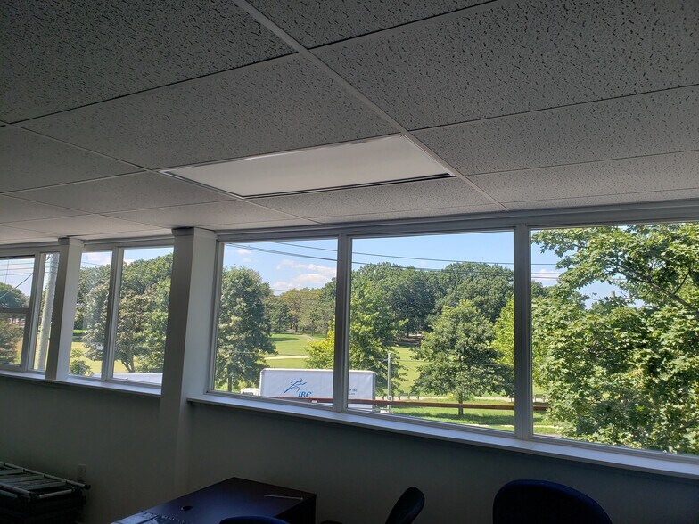 More Photos Of 15302 Baisley Blvd, Jamaica Loft Creative Space For Lease