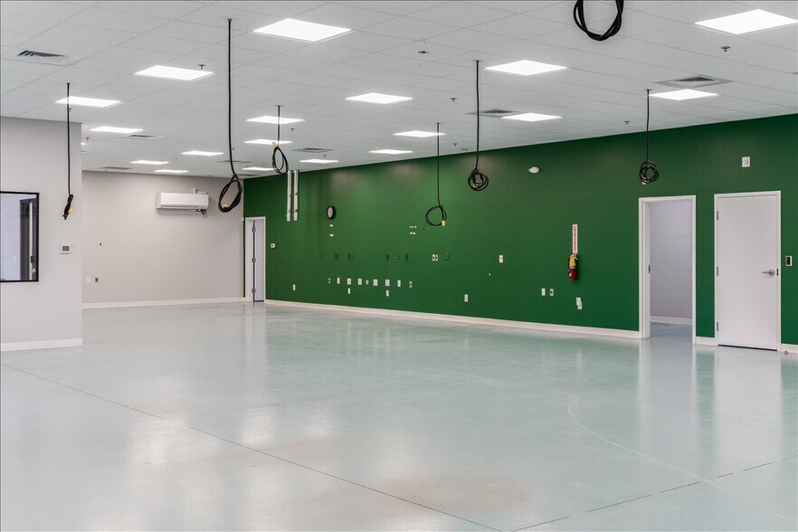 More Photos Of 1030 Huston St, Grover Beach Flex For Lease