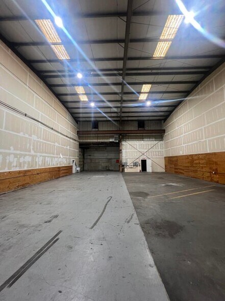 More Photos Of 716 W Cedar St, Eureka Warehouse For Lease