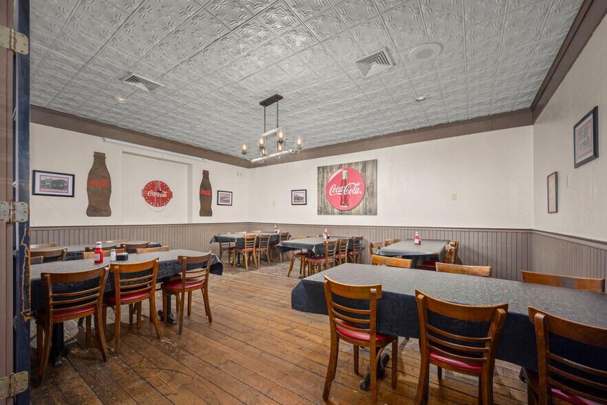 More Photos Of 413 Wilson Ave, Tullahoma Restaurant For Sale