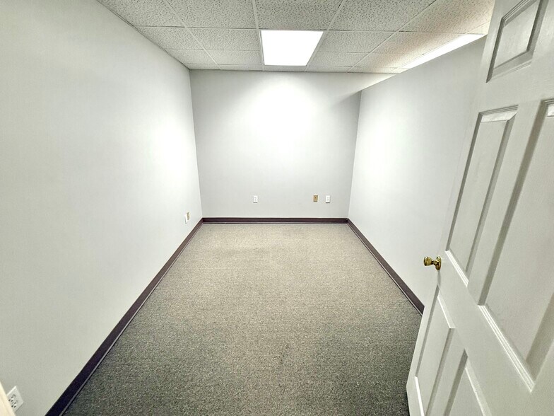 More Photos Of 108 S Main St, Madisonville Office Residential For Sale