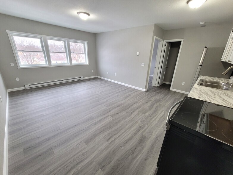 More Photos Of 1351 Iowa Ave SE, Huron Apartments For Sale