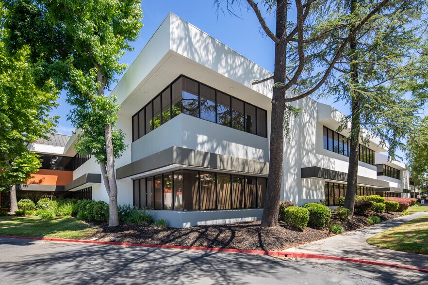 More Photos Of 1451 River Park Dr, Sacramento Office For Lease