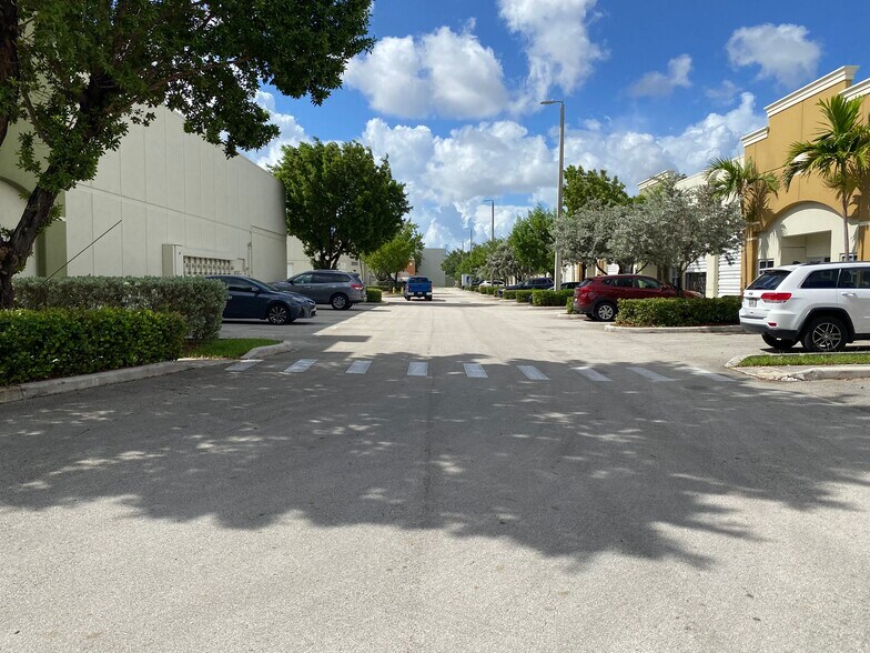More Photos Of 2051 NW 112th Ave, Doral Showroom For Sale